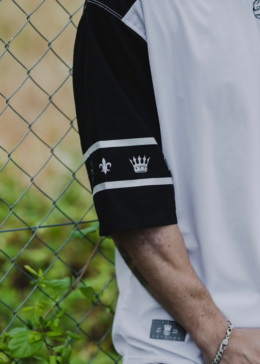 Camiseta Oversize con estampado en la manga.